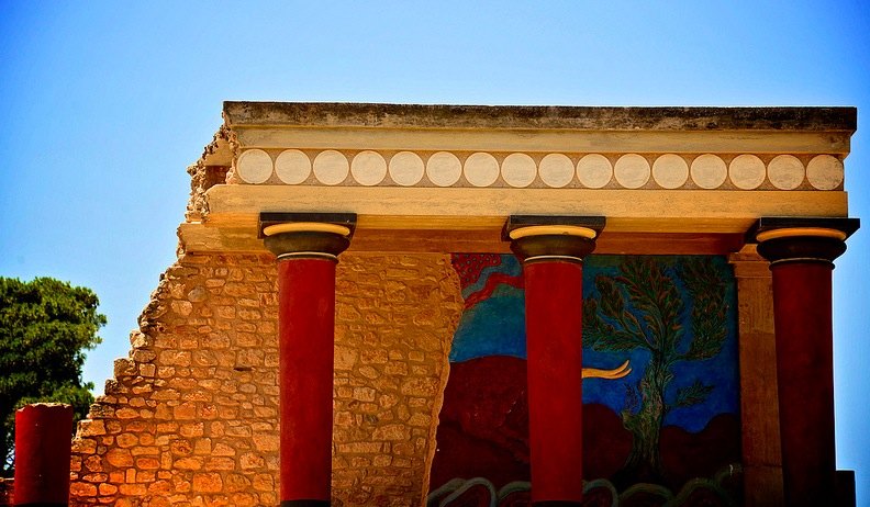 Cnosos o Knossos, capital de la civilización minóica. Enigmas sin resolver, principal monumento de las islas griegas.